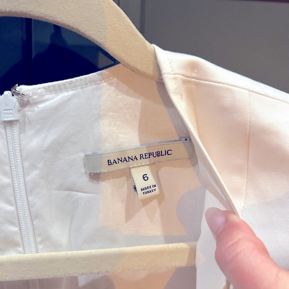 White dress - Picture 1 of 4